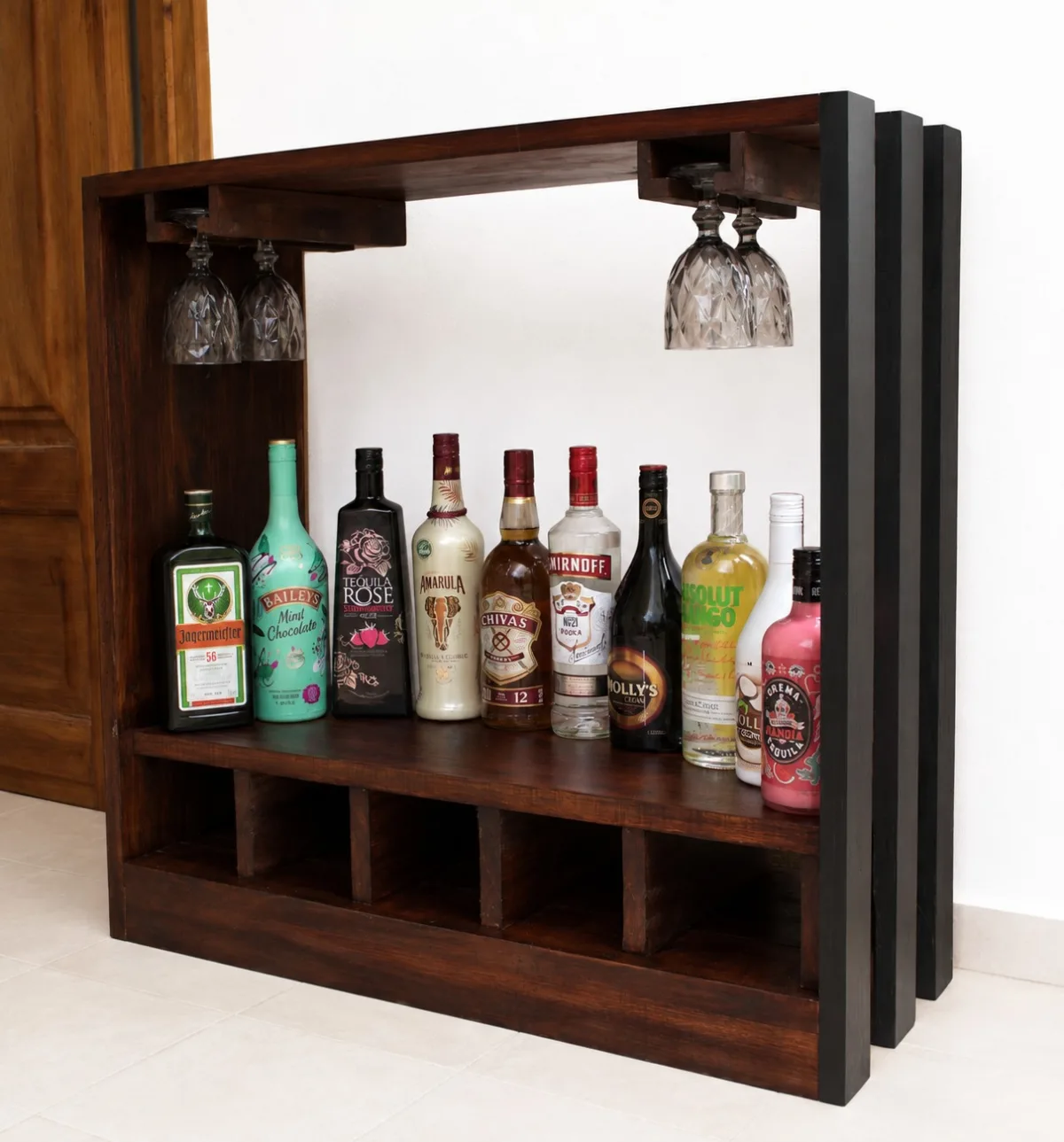Mini Bar, en madera de pino